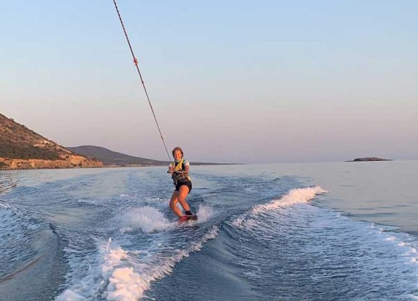 Wakeboarding Learn How To Wakeboard With This Beginners Guide